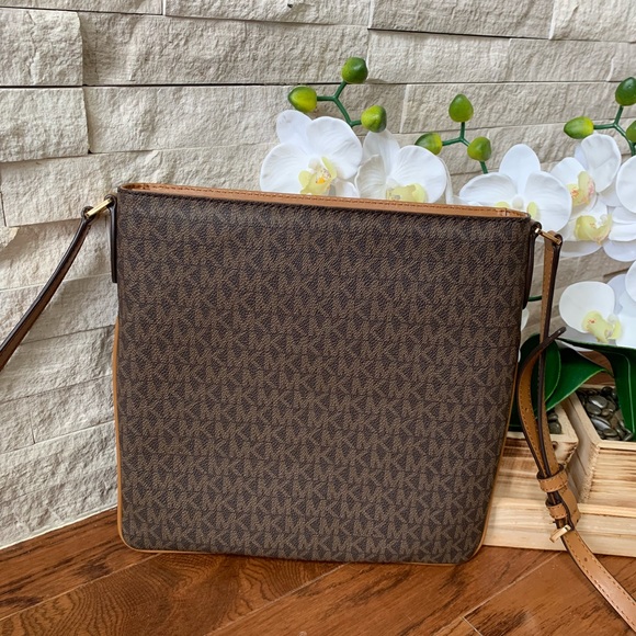 Michael Kors Connie LG NS Crossbody - Picture 5 of 6